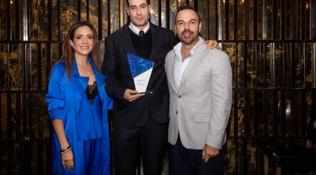 Kriss Carmona, Dr. José Magaña y Gerardo Bermea. GENTE BIEN JALISCO / Revista del 10 de octubre 2025