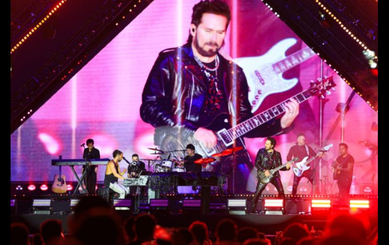 Mario Domm aseguró que este concierto sería distinto, razón por la cual le pidió al público que gritara las canciones que querían escuchar. EL INFORMADOR/ J. Acosta