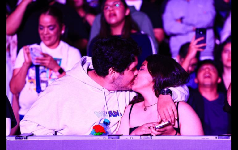 Mario Domm aseguró que este concierto sería distinto, razón por la cual le pidió al público que gritara las canciones que querían escuchar. EL INFORMADOR/ J. Acosta