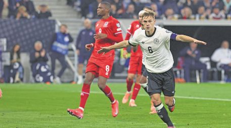 Joshua Kimmich marcó dos goles en la victoria de los alemanes. AFP