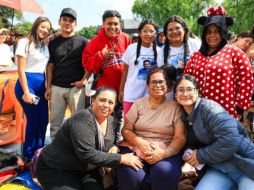 “Ahorita somos como 16, pero somos poquitos, porque antes éramos más, pero se fueron yendo al cielo. Ahorita aquí estamos esperando a la chaparrita, que tantos favores me ha hecho, tantísimos que no acabaría”, dijo La señora Felipa. ELINFORMADOR / J. ACOSTA