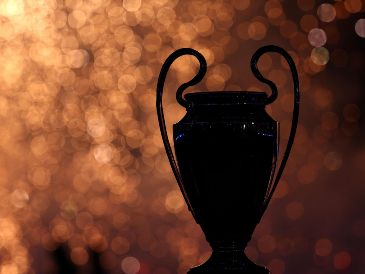 La temporada 2027-2028 de la Champions League se estrenará con un "único partido" un martes por la noche con el defensor del título como local. AFP / ARCHIVO