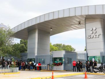El SAT indicó que los servicios de manera presencial se llevaron a cabo sin problemas en 155 de un total de 162 oficinas desconcentradas y Módulos de Servicios Tributarios que tiene en todo el país. EL INFORMADOR/J. Acosta