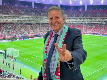 Después del éxito que representó el sistema ‘Park and Ride’ en los juegos de Chivas y de la Selección Mexicana, Frangie Saade reveló que buscarán incrementar ese sistema durante la Copa del Mundo, al implementarlo también en hoteles. X / @JuanJoseFrangie