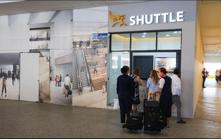 Los pasajeros pueden adquirir su ticket individual, con un costo de $150 pesos, en un módulo ubicado en la explanada de salidas nacionales. EL INFORMADOR/J. ACOSTA