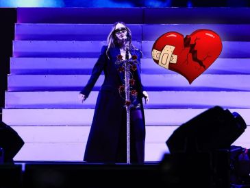 Captan en video momento emotivo de Belinda durante su concierto en las Fiestas de Octubre del día de ayer. EL INFORMADOR / J. Acosta