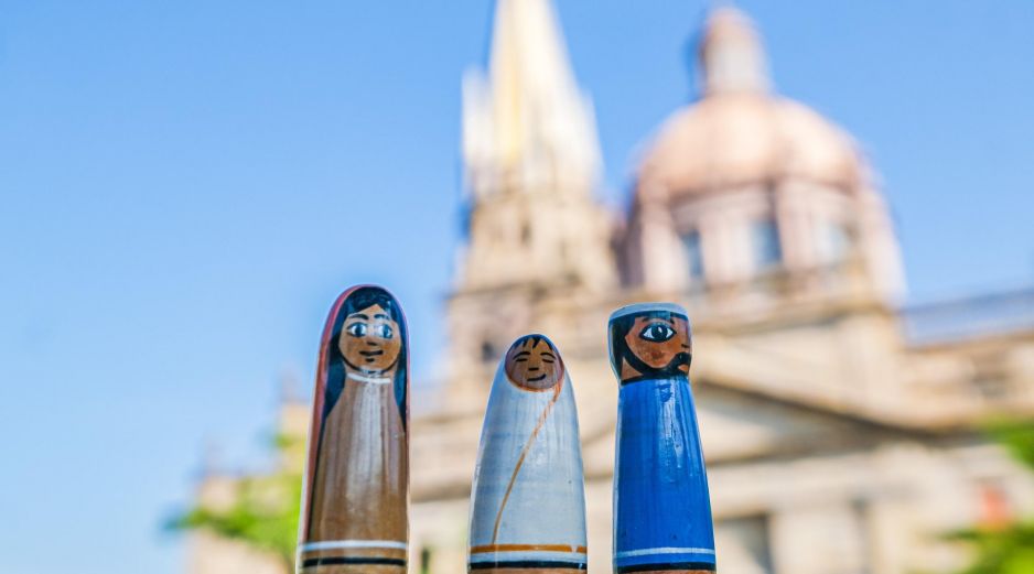 Este año serán 12 los artesanos y artesanas, originarios de municipios como Tonalá, San Pedro Tlaquepaque y Guadalajara, los que participarán elaborando las piezas que formarán parte de 