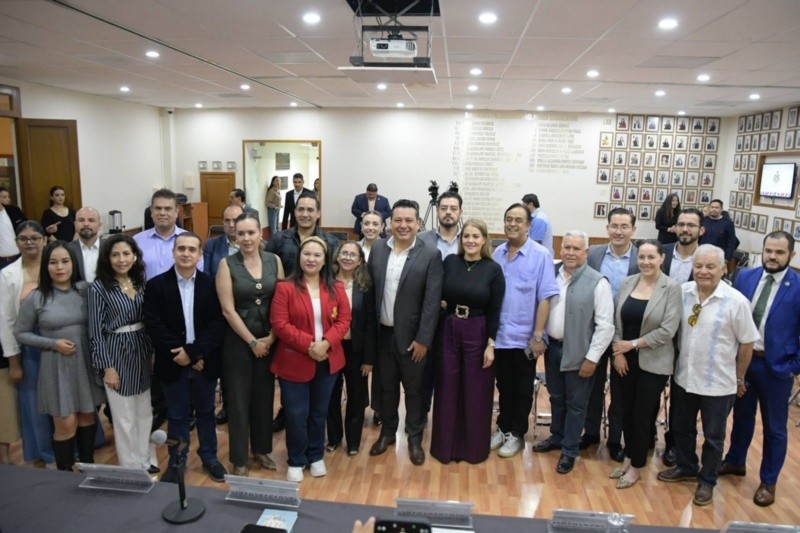 En estas reuniones de trabajo tomaron parte activa todos los sectores presentes en el acto, representantes de organizaciones como COPARMEX, CANACO, CCIJ, y Cámara del Calzado, entre otros. ESPECIAL