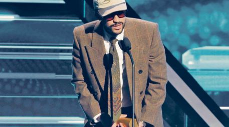 Bad Bunny recibió el Premio Billboard al Artista Latino del Siglo XXI, en una ceremonia realizada en Miami. ESPECIAL