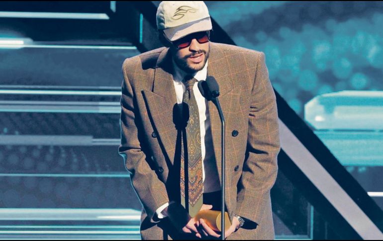 Bad Bunny recibió el Premio Billboard al Artista Latino del Siglo XXI, en una ceremonia realizada en Miami. ESPECIAL