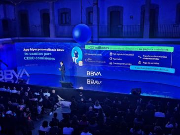 Según el directivo, la nueva aplicación es el camino para las cero comisiones en la banca en el país,. ESPECIAL / BBVA