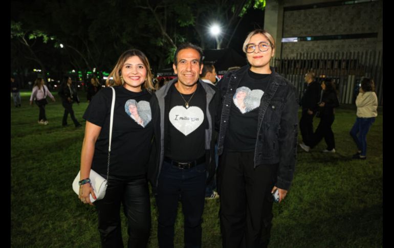 Chayanne arrancó moviéndose en el escenario de arriba a abajo, lleno de energía, con algunos de sus éxitos más grandes. EL INFORMADOR/ J. Acosta