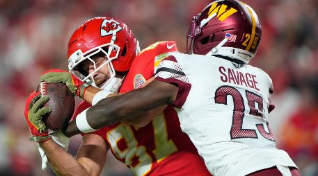 Travis Kelce tuvo una actuación destacada al atrapar seis pases para acumular 99 yardas, además de una recepción de anotación. AP/C. Riedel