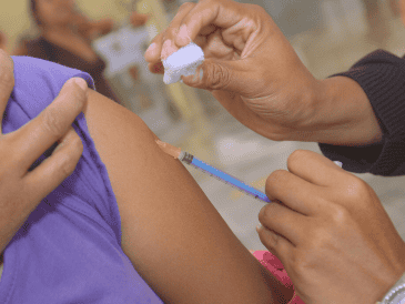 De acuerdo con los datos de la Secretaría de Salud Jalisco, el 95.1% de los casos confirmados en la Entidad no contaban con el esquema completo de vacunación. NTX / ARCHIVO