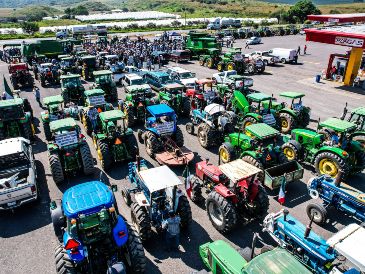 Los productores de maíz se manifiestan desde este lunes en varios puntos del país y exigen un pago de 7 mil 200 pesos por tonelada. EL INFORMADOR/ A. Navarro