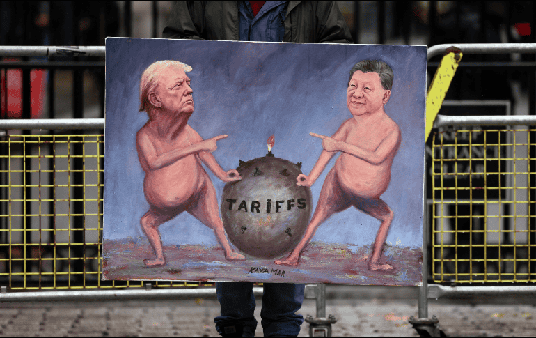 Tanto China como EU mantienen tasas portuarias recíprocas sobre sus embarcaciones desde mediados de octubre. EFE / EPA / A. Rain