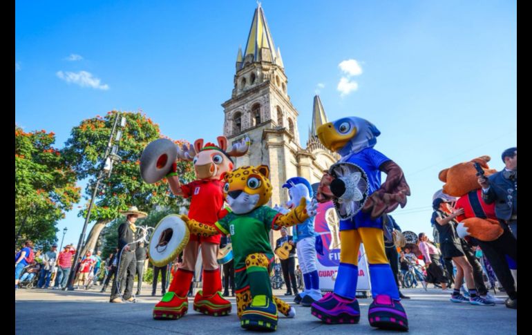 Zayu, Clutch y Maple, las tres mascotas que representarán al Mundial de Futbol 2026, visitaron por primera vez la Zona Metropolitana de Guadalajara. EL INFORMADOR / A. Navarro