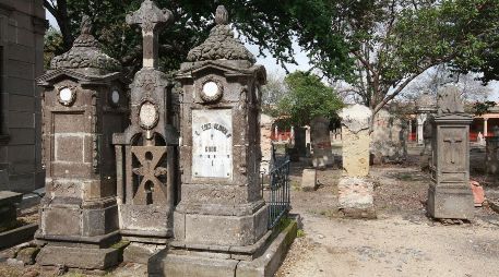 El panteón abre sus puertas a curiosos y turistas, con recorridos que muestran historia, arte y leyendas. EL INFORMADOR/ESPECIAL