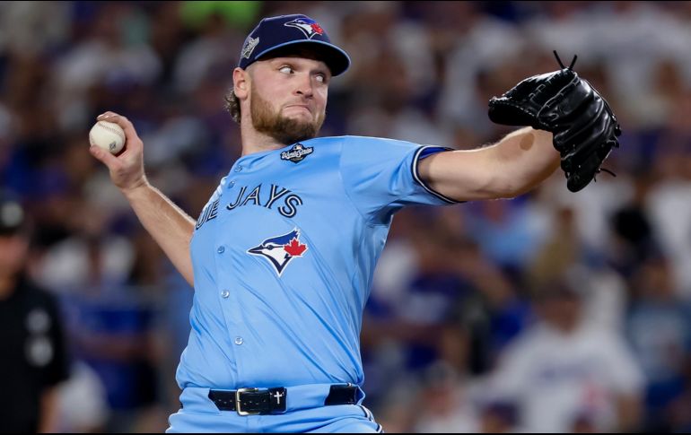 Trey Yesavage se convirtió en el primer lanzador en la historia de la Serie Mundial en registrar 12 ponches sin otorgar bases por bolas. EFE/ A. DINNER.