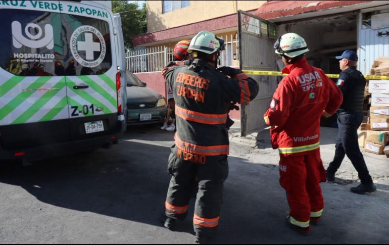 El elevador de carga de una finca en remodelación cayó por aparente exceso de carga, con un trabajador de 75 años de edad. ESPECIAL/ Bomberos de Zapopan