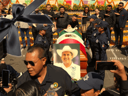 Carlos Manzo asumió el cargo contaba con una escolta de ocho elementos de la Guardia Civil y de la Guardia Nacional ya que había sido amenazado por el Cártel Nueva Generación. AP / E. Verdugo