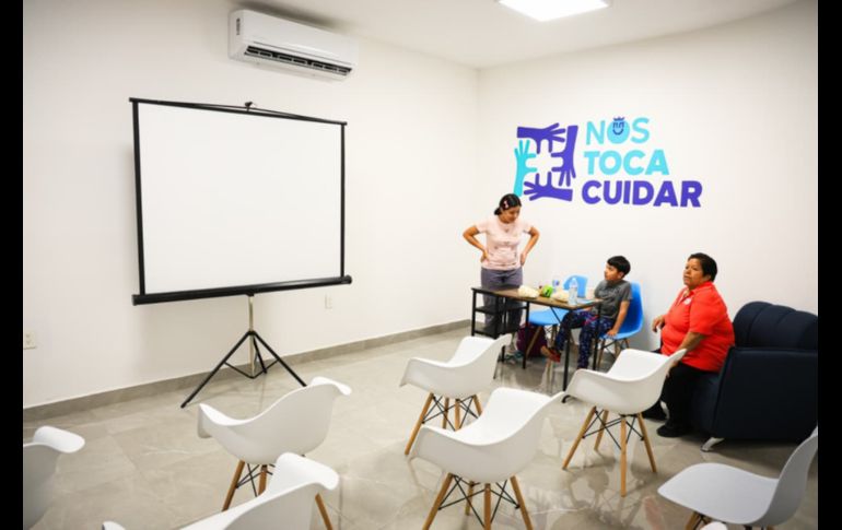 El alcalde de Zapopan, Juan José Frangie, recordó que este lugar era destinado para eventos privados, pero se logró recuperar el edificio y convertirlo en este centro integral de cuidados. EL INFORMADOR/ J. Acosta