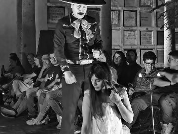 Puesta en escena de Huitzil Danza Teatro, compañía dirigida por Karla Pantoja y Juan Manuel González. ESPECIAL