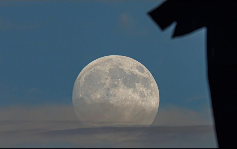 La superluna del castor aparecerá en el cielo de Guadalajara a las 18:23 horas. EFE/J. Belver