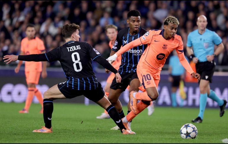 Lamine Yamal recobró un poco de su buen futbol y fue el responsable de dos de los goles del cuadro catalán. EFE/O. Matthys