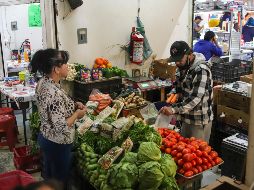 El Inegi también dio a conocer que los productos genéricos que más bajaron su precio en octubre fueron el tomate verde, el aguacate, la naranja y el limón. EL INFORMADOR / ARCHIVO