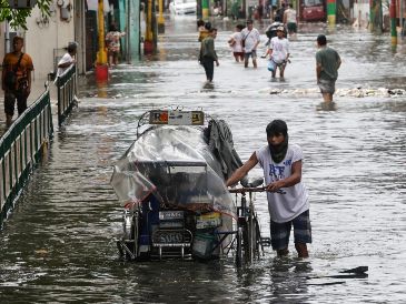 El supertifón ha obligado a desplazar preventivamente a 1.4 millones de personas en Luzón, la isla donde se encuentra Manila. EFE/R. DELA PENA