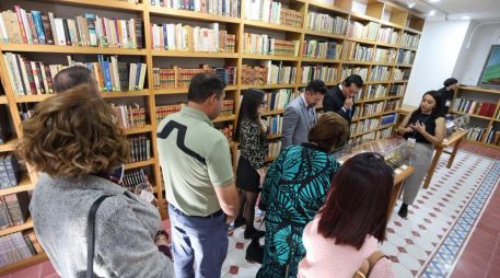 El espacio que resguarda más de ocho mil documentos, libros, monedas, enciclopedias y objetos personales. EL INFORMADOR/ A. NAVARRO.