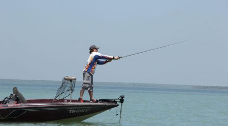 Protección Civil de Yucatán (PROCIVY) indicó que se mantienen ráfagas de viento de hasta 55 kph, lo que mantiene cerrados los puertos de navegación. NTX / ARCHIVO