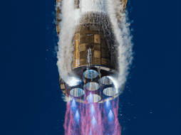 La primera etapa está diseñada para un mínimo de 25 vuelos según Blue Origin y su reutilización permitirá reducir costes y residuos. EFE/ X/@JeffBezosEsta