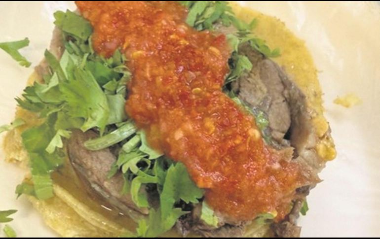 Disfruta de una espectacular comida en Tacos Carlos. ESPECIAL