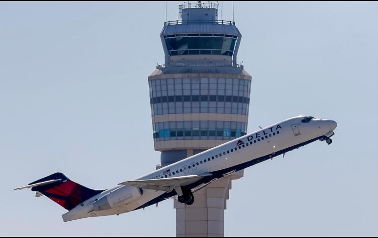 Luego de días con restricciones, el tráfico aéreo en Estados Unidos regresó a la normalidad este lunes 17 de noviembre. EFE / ARCHIVO