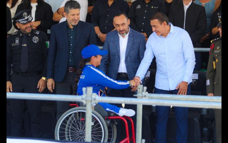 En el marco del desfile por el 115 aniversario de la Revolución Mexicana, se rindió homenaje a las y los ganadores del Premio Estatal del Deporte y del Premio Jalisco al Mérito Deportivo. EL INFORMADOR / A. Navarro