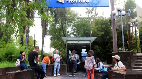 El trámite de retiro parcial es fácil y gratuito. La Consar aconseja a los trabajadores evitar gestores, que cobran hasta 30% del monto retirado. EL INFORMADOR/Archivo