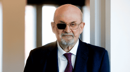 El escritor británico Salman Rushdie en una entrevista con EFE este viernes en Barcelona. EFE / ARCHIVO