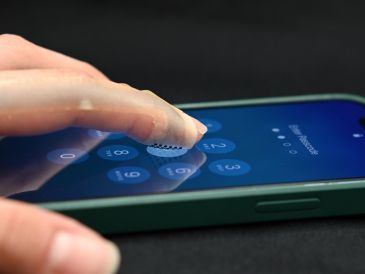 Este dispositivo que se conecta por Bluetooth busca incluir el sentido del tacto en el mundo digital. ESPECIAL / Sylvia Tan / Universidad Northwestern