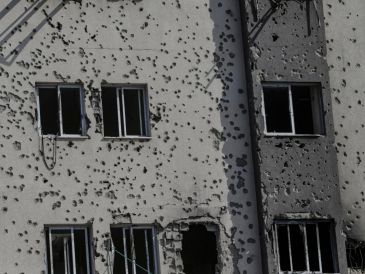 Israel ha incrementado sus ataques en Gaza esta semana, poniendo en peligro el frágil alto el fuego vigente. EFE/ M. SABER