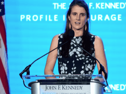 Tatiana Schlossberg, hija de Caroline Kennedy y Edwin Schlossberg en la Librería Presidencial y Museo John F. Kennedy en Boston, el 29 de octubre de 2023. AP / ARCHIVO
