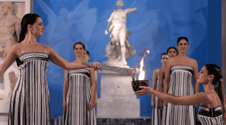 La ceremonia del encendido de la llama de los Juegos Olímpicos de Invierno 2026 en Olimpia, Grecia, el miercoles 26 de noviembre de 2025. AP / Thanassis Stavrakis