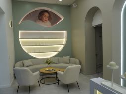 La doctora Cala afirma que la belleza no es solo física, sino emocional “Siempre combino la cirugía con calidez humana, antes de ser un buen cirujano es la calidad humana lo fundamental”. CORTESÍA