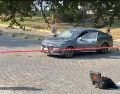 De forma extraoficial se indicó que el vehículo, un Nissan Sentra gris de reciente modelo, tenía impactos de bala y huellas de líquido hemático. ESPECIAL