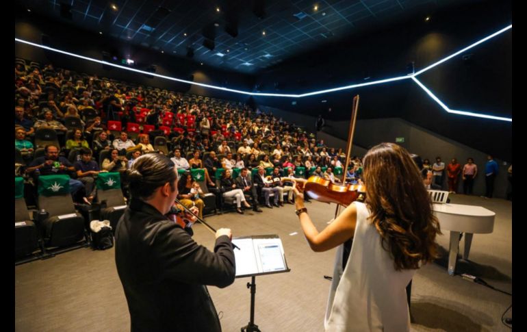 El homenaje concluyó con la proyección del documental 