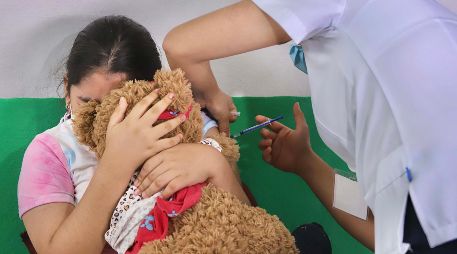 Personal de salud aplica vacunas en distintas unidades de Jalisco para proteger a la población durante todo el año. SUN/Archivo