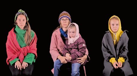 La tercera instalación de Cabosanroque reinterpreta “Viajes y flores” de Mercè Rodoreda como un testimonio vivo del horror de la guerra, entrelazado con voces de mujeres ucranianas refugiadas. CORTESÍA