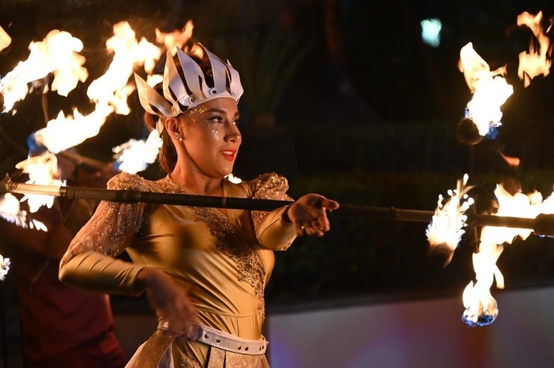 La jornada concluyó con un concierto privado y una presentación final del Circo Dragón.&nbsp;CORTESÍA