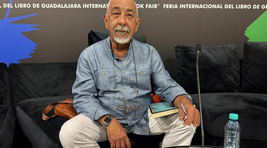 Padura habló también sobre la paradoja de que sus obras estén disponibles en librerías de varios países de habla hispana, pero no en su territorio. EL INFORMADOR/ H. Navarro